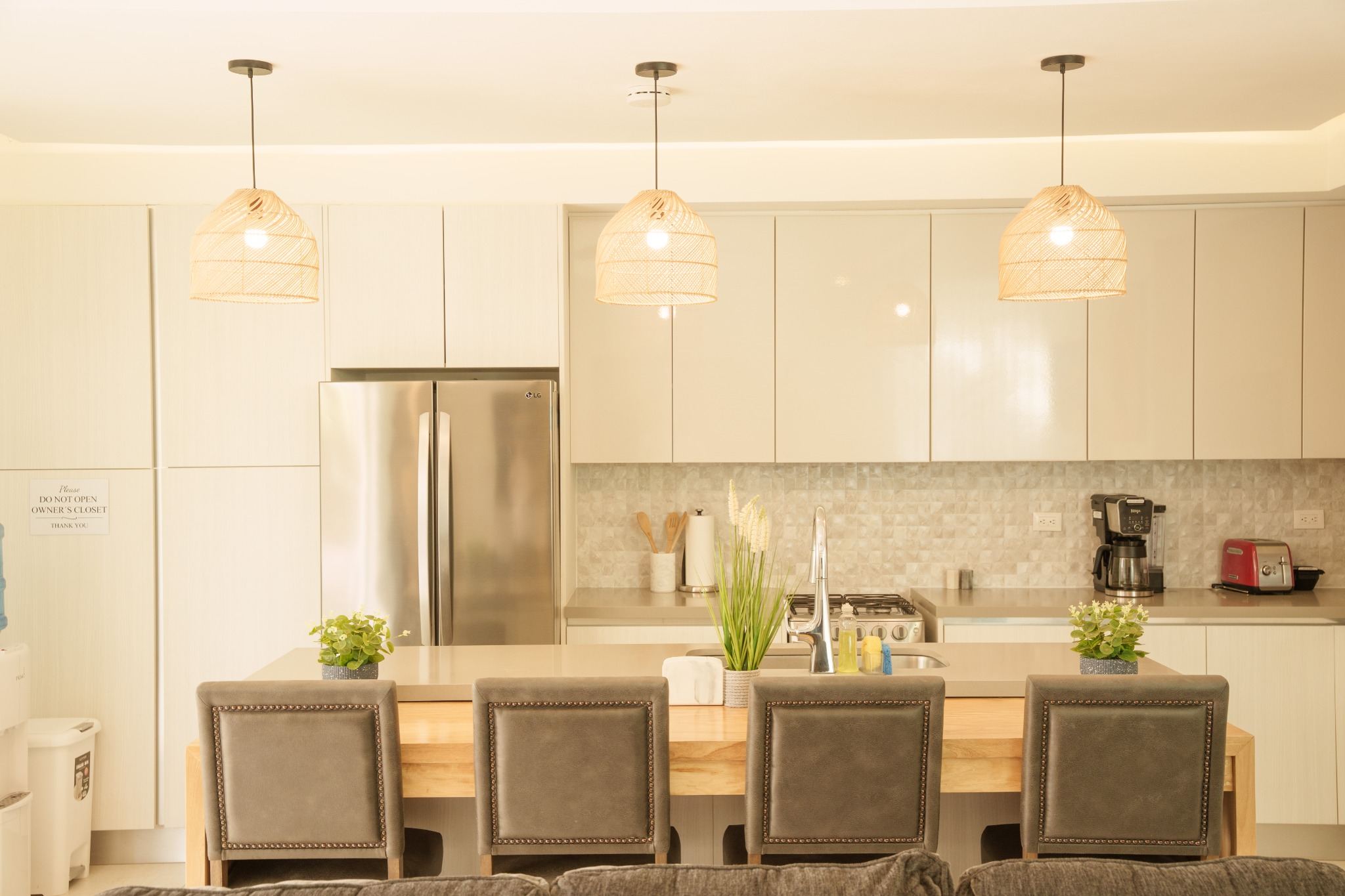 Open living space at Sea Turtle Villa for family travel planning