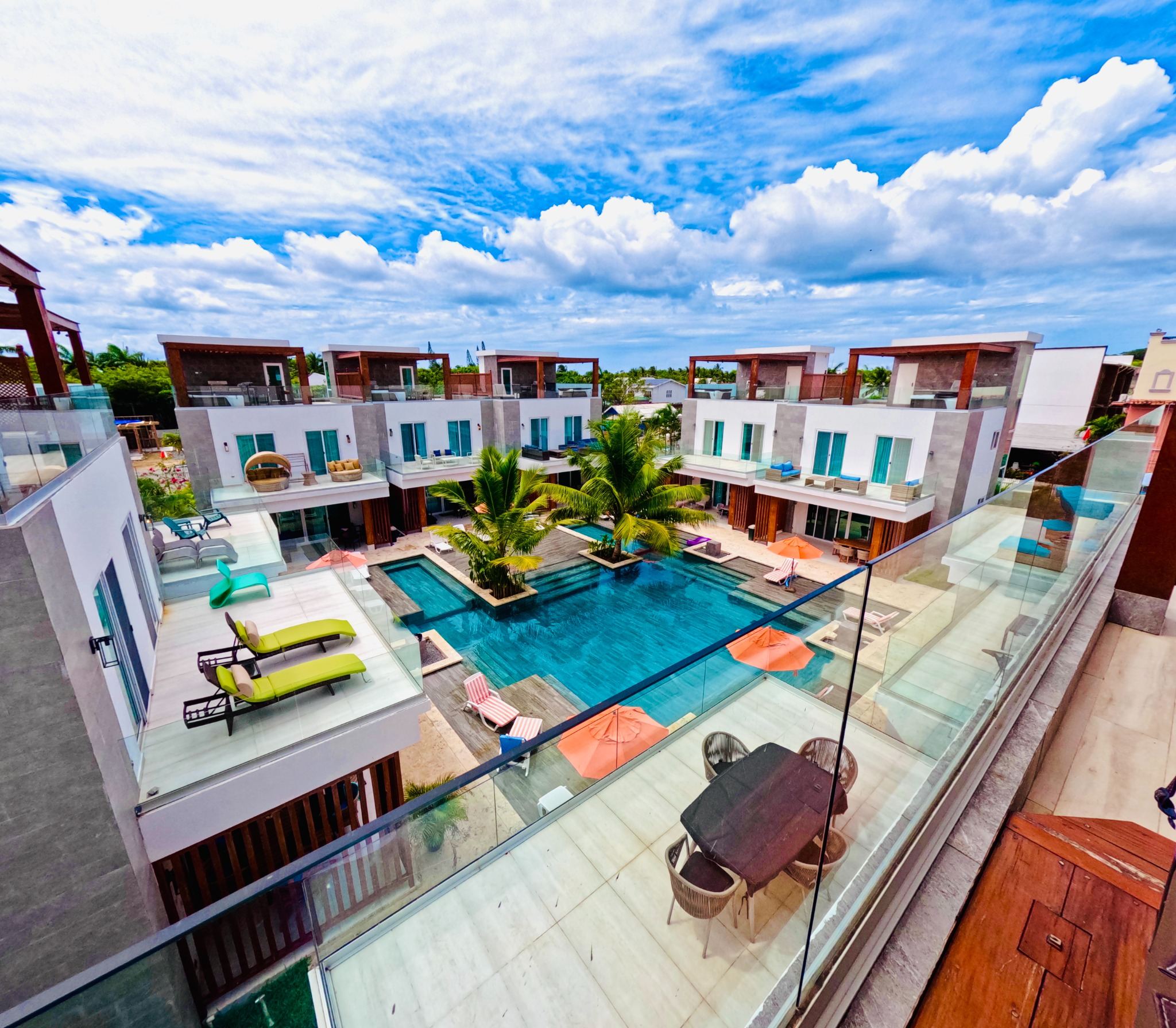 Sea Turtle Villa pool courtyard for arrival day